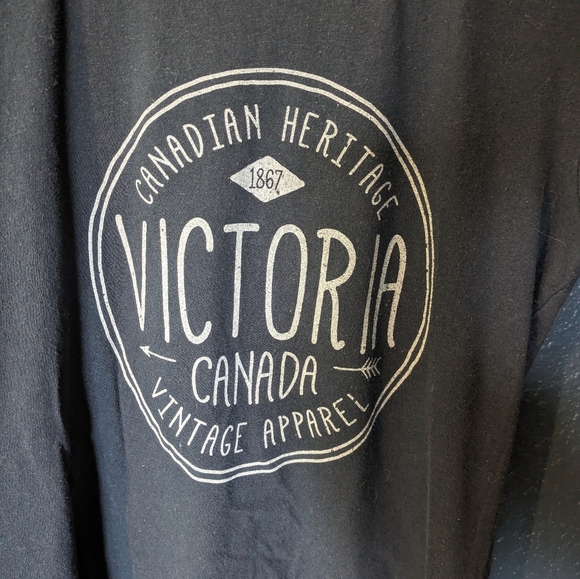 Initial Attraction: Victoria, Canada Tshirt Size S/P - Picture 4 of 5